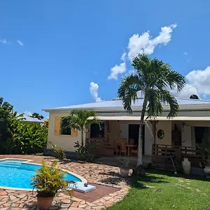 Charmante Creole Climatisee, Jardin Tropical Et Piscine Prives Villa Lamentin